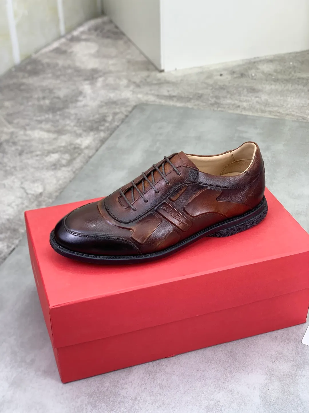 Men's Men's Shoes P560💰[New Style] Water-dyed Niuli 🆘[Salvatore Ferragamo] Ferragamo's latest casual business leather shoes for men! Listed simultaneously! The fabric is made of specially imported original calfskin, the lining is made of imported water-dyed cowhide, and the original combination outsole is absolutely luxurious and leads the fashion trend. Matching code: 39-44 (45 customized) 5️⃣ colors available
